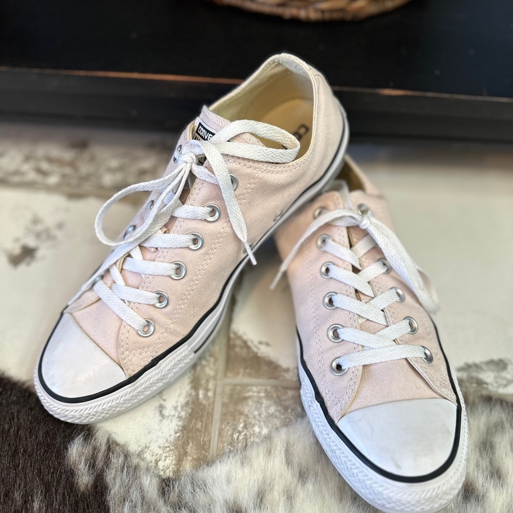 Converse pink Low-Top Sneakers size 9 women’s/7mens